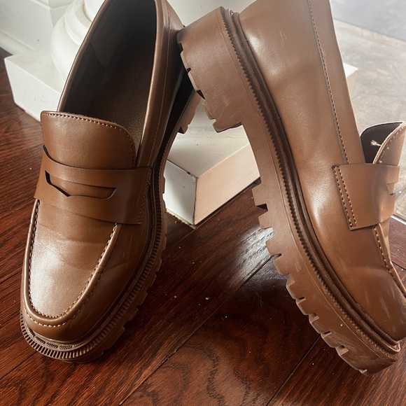 American Eagle Medium Brown Faux Leather Chucky Lug Sole Penny Loafers Size 9 - Picture 3 of 16